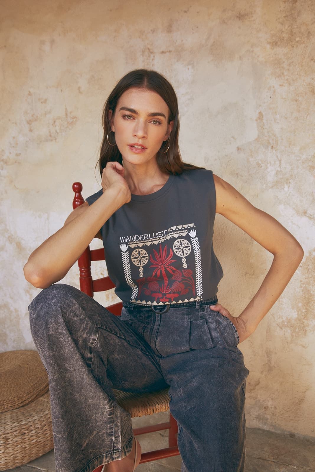 Camiseta gris estampada - Imagen 1