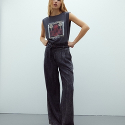 Camiseta gris estampada - Imagen 2