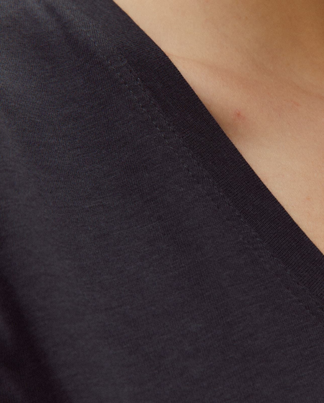 Camiseta gris - Imagen 5