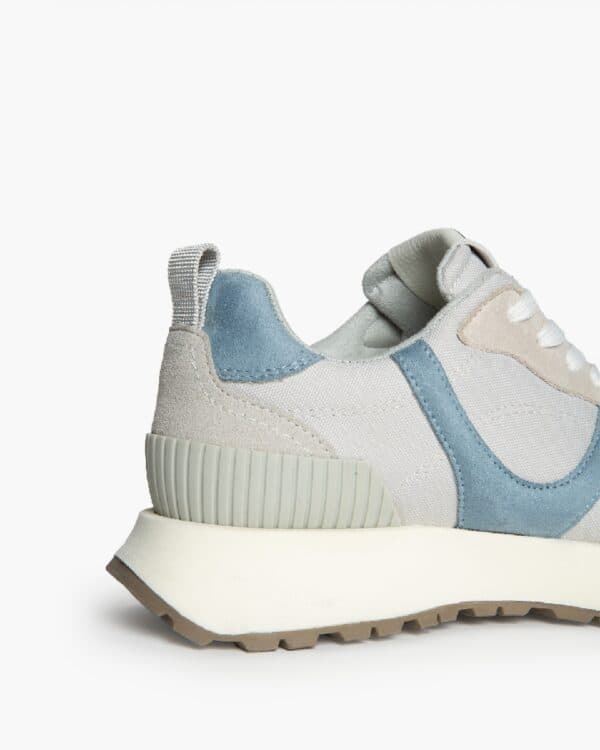 Deportiva azul - Imagen 5