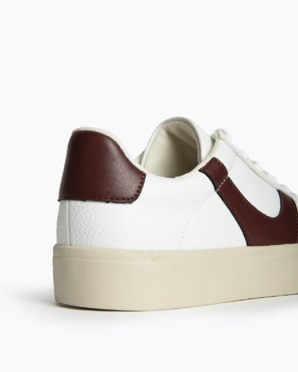 Deportiva blanco-burdeos - Imagen 4