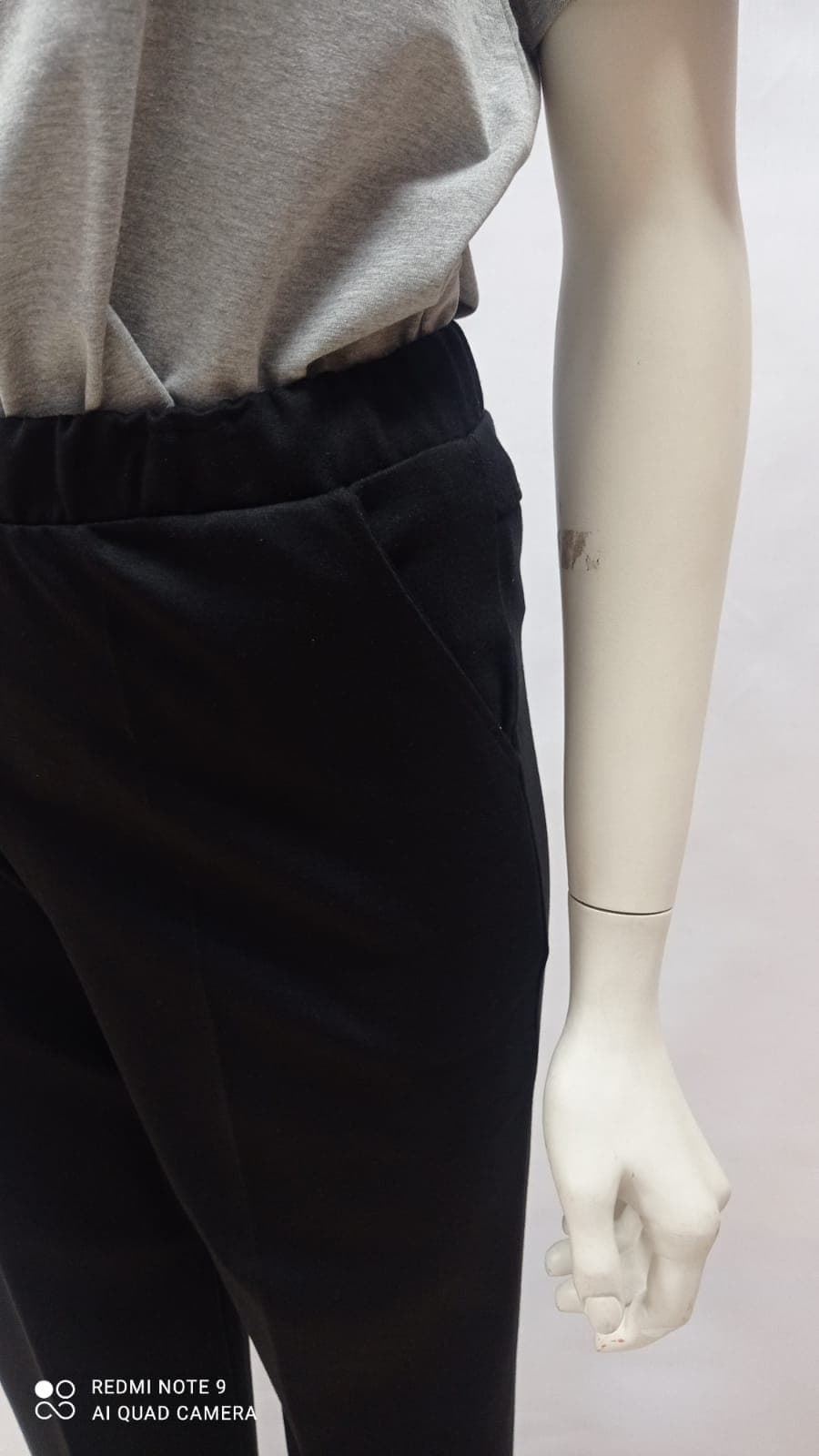 Pantalón punto roma negro - Imagen 4