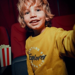 Pullover bordado mostaza - Imagen 2