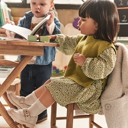 Vestido con chaleco tricot aceite - Imagen 1