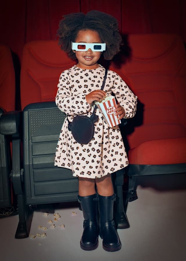 Vestido felpa con bolso - Imagen 3