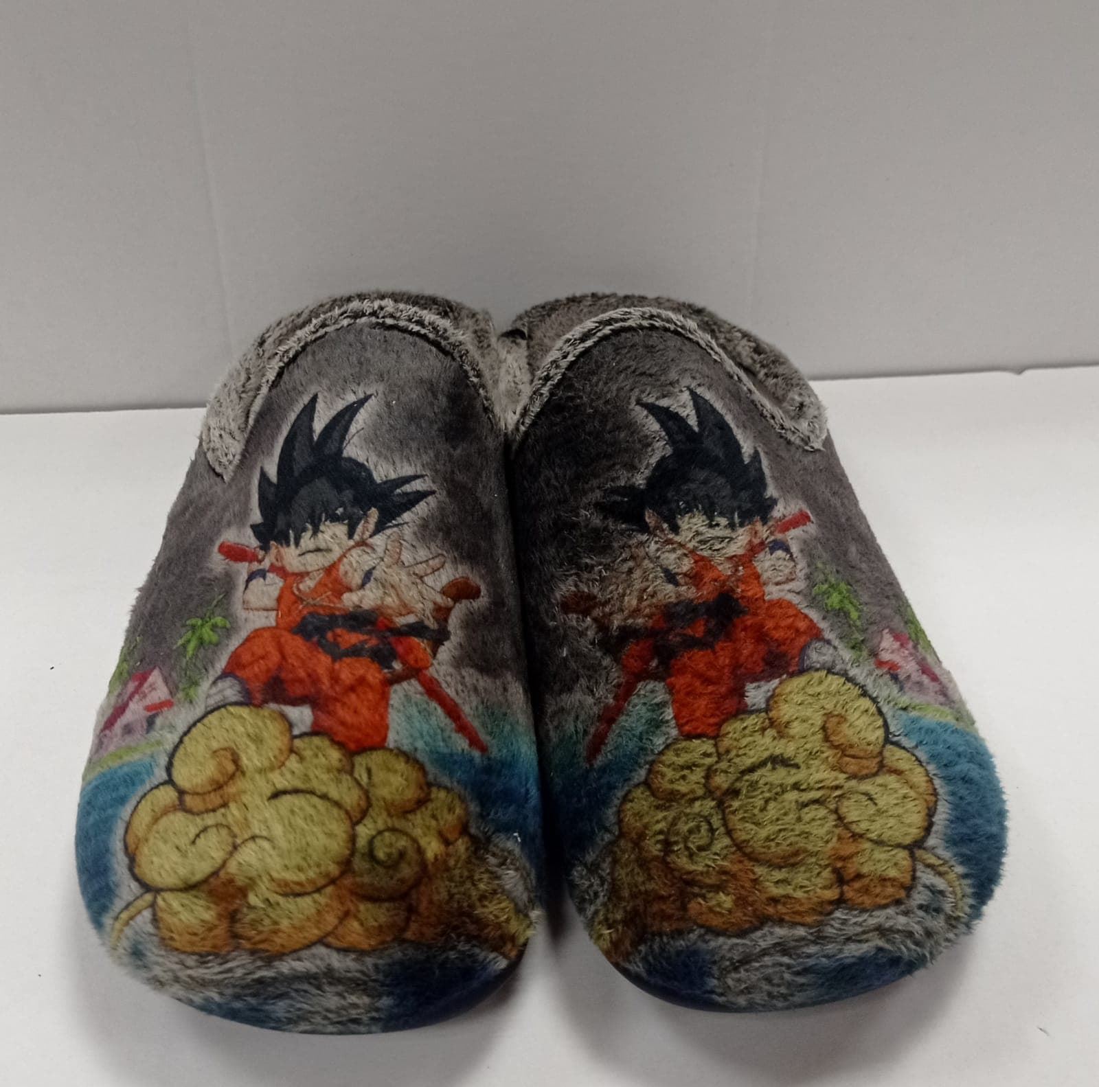 Zapatilla iceberg bola gris - Imagen 1