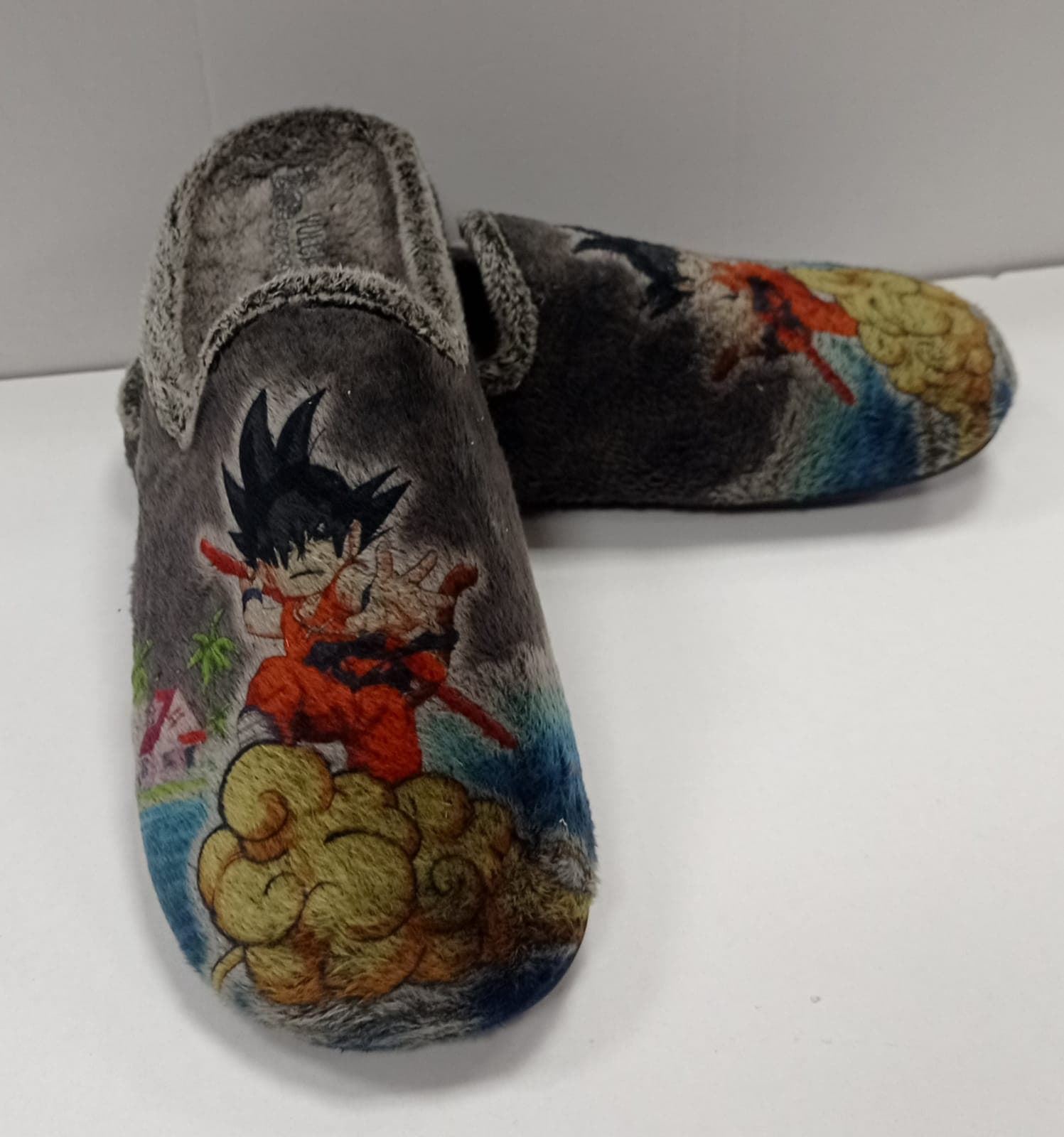 Zapatilla iceberg bola gris - Imagen 2