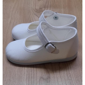 Zapatilla lona hebilla blanca. - Imagen 1