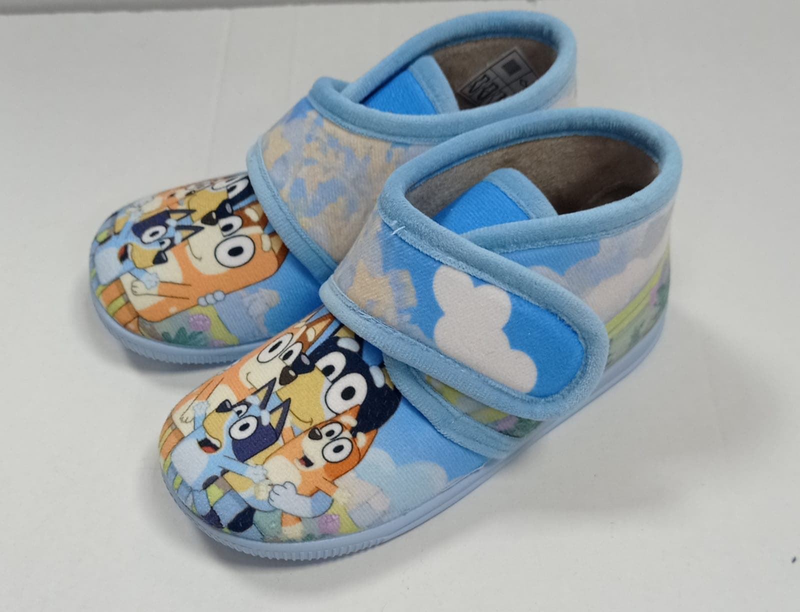 Zapatilla perritos celeste - Imagen 2