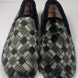 Zapatilla verde-negro - Imagen 1