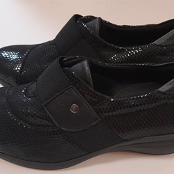 Zapato negro rubí - Imagen 2